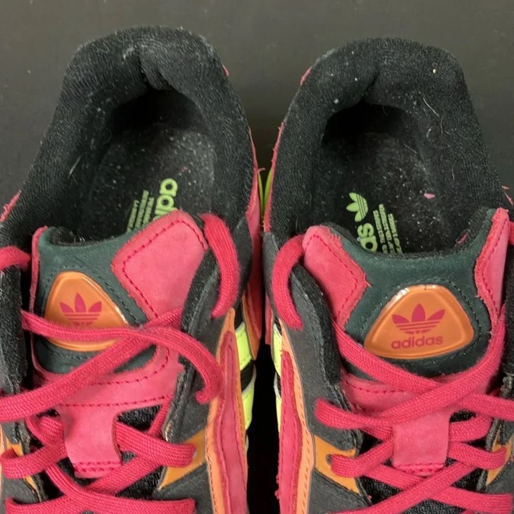 Adidas YUNG-96 Chasm Athletic Sneaker Shoes EE7550‎ Women's Size 6.5